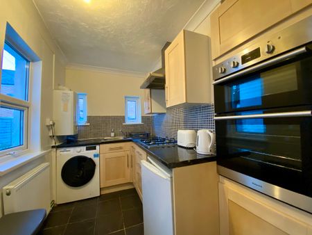 2 bed terraced house to rent in South View Terrace, Exeter, EX4 - Photo 4