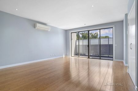 206/135 Lower Dandenong Road, Mentone - Photo 3