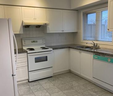 For Lease - 9133 Bayview Avenue Unit# TH76, Richmond Hill, Ontario - Photo 4