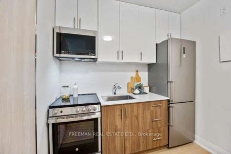 134 Carlton Street #2 - Photo 2