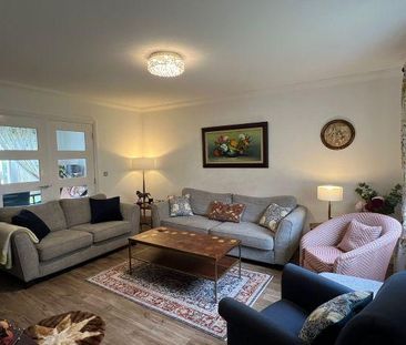 4 bedroom detached house to rent - Photo 1