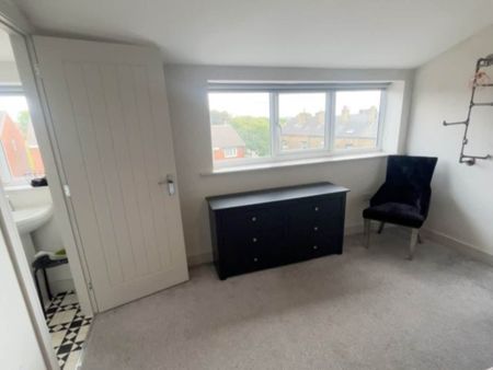 Hough Lane (room 4), Bramley, Leeds - Photo 4