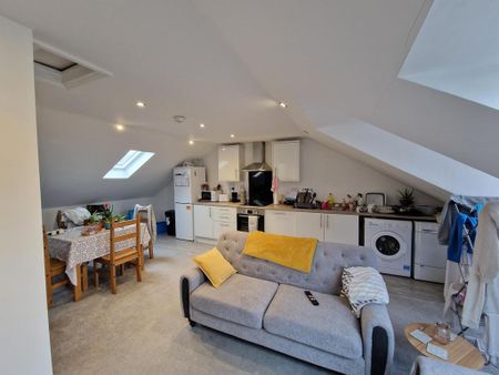 3 bedroom house share to rent - Photo 3