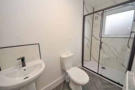 1 bedroom in a house share to rent - Photo 5
