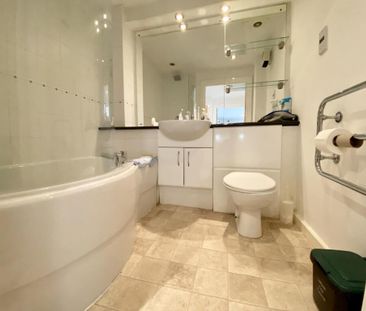 2 bedroom flat to rent - Photo 6