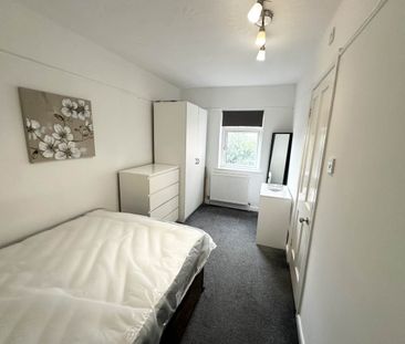 Burley Road (Room 4), Burley, Leeds - Photo 1