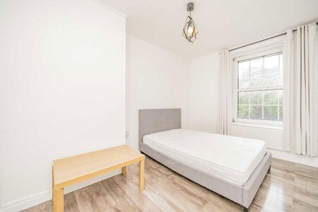 3 bedroom flat to rent - Photo 5