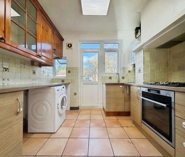 3 bedroom terraced house to rent - Photo 4