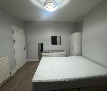 Room in a Shared House, St Loy's Road, N17 - Photo 2