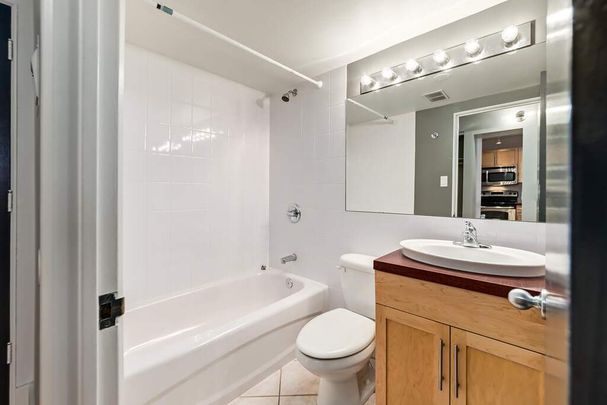 Premier Suite - 1 Bedroom - Photo 1