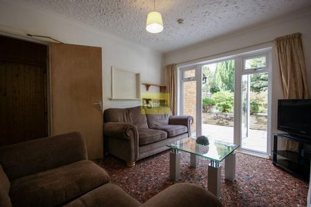 4 bedroom semi-detached house to rent - Photo 5