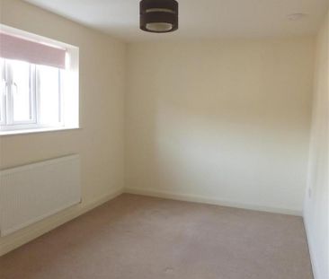 3 bedroom detached house to rent - Photo 2