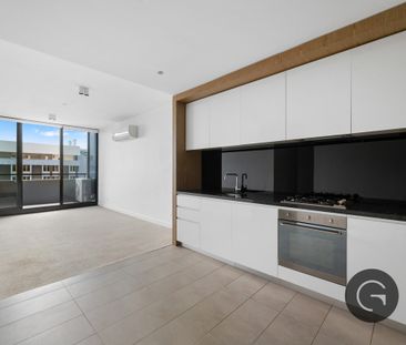 Comfortable Apartment with Stunning Natural Light - Photo 4