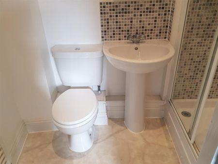 Holly Court, Pasteur Drive, Swindon, SN1 - Photo 4