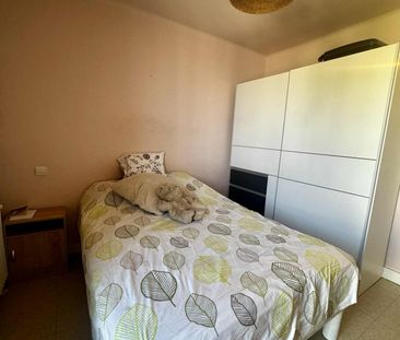 Location Appartement 3 pièces 63m² HYERES 83400 - Photo 5