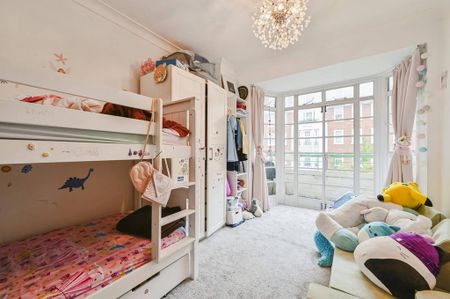 3 bedroom flat to rent - Photo 4