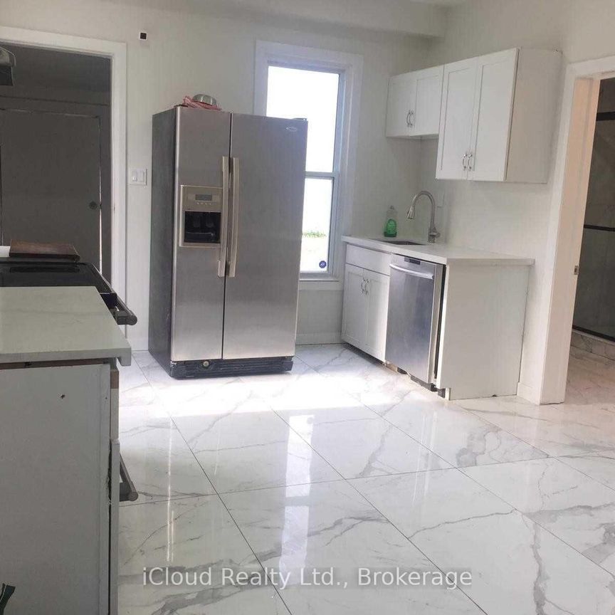 For Lease - 254 Tuscarora Street, Windsor, Ontario - Photo 1