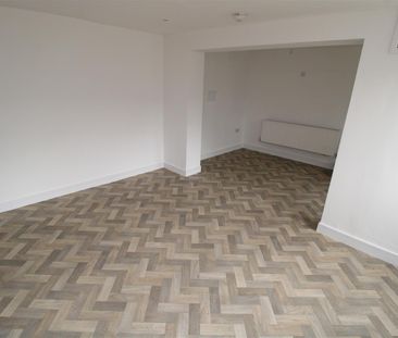 House - Terraced For Rent Wind Street, Ferndale - Photo 1