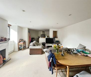 Darville House, Oxford Road East, Windsor, Berkshire, SL4 1EF - Photo 1