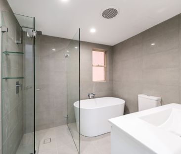 Stylish Beachside Apartment - Photo 3