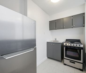 For Lease - 2360 Dundas Street Unit# 2719B, Toronto, Ontario - Photo 3