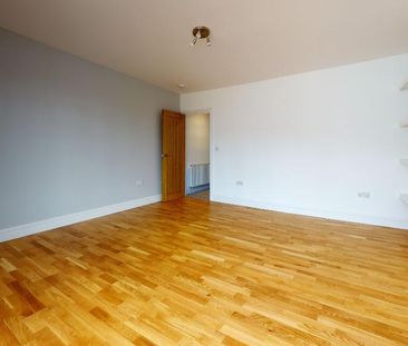 4 bedroom townhouse to rent - Photo 2