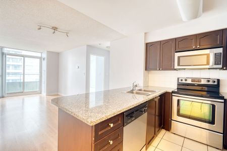 For Lease - 35 Hollywood Avenue Unit# Ph215, Toronto, Ontario - Photo 2