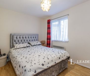 2 bedroom house to rent Haygreen Close, Kingston upon Thames, KT2 - Photo 3