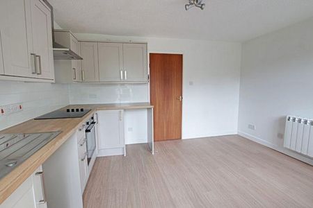 2 bedroom terraced house to rent - Photo 4