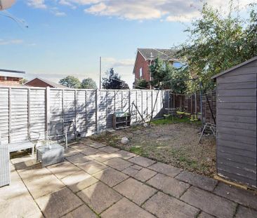 3 bedroom semi-detached house to rent - Photo 4