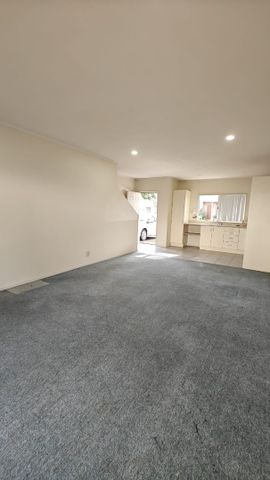 Property Management3 Butia Avenue, Henderson - Townhouse for Rent - Photo 4