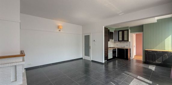 Appartement te huur in Tournai voor € 815 met 2 slaapkamers - Photo 2