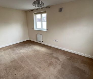 4 bedroom semi-detached house to rent - Photo 2