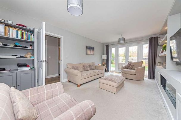 Weaver Avenue, Arborfield Green, RG2 - Photo 1