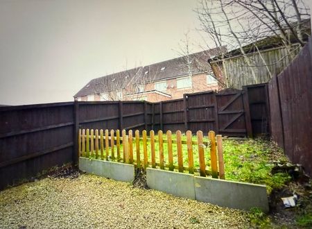 4 Bed Terraced House, Saddlecote Close, M8 - Photo 3