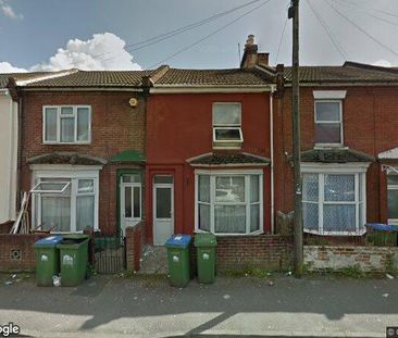 Room in a Shared House, Clovelly Road, SO14 - Photo 1