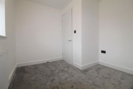 4 bedroom terraced house to rent - Photo 2
