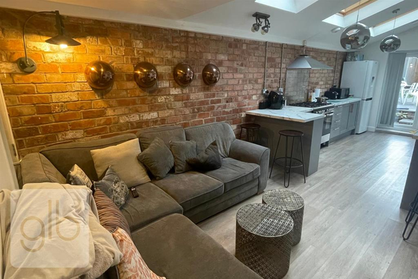 5 bedroom house share to rent - Photo 1