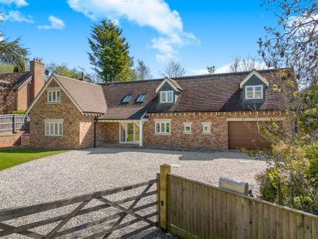 Wheatley, Oxfordshire - Photo 5