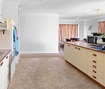 Home For Rent - Photo 3