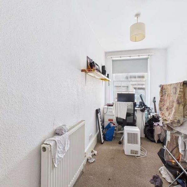 Kings Road, Brighton, BN1 - Photo 1