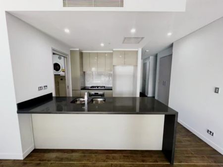 2 bed 2 bath with study - Photo 2