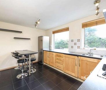 Long Grove, Seer Green, HP9 - Photo 3