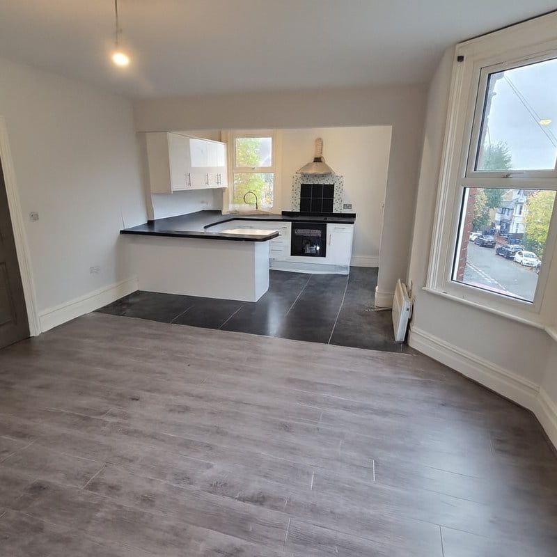 2 Bed Flat, Blenheim Park Road, CR2 - Photo 1