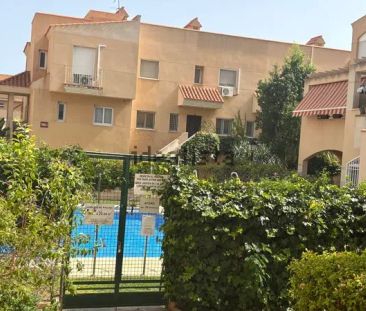 Alquiler de piso en Carretera de los Motores, 126 - Photo 2