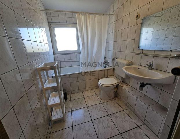 Stylisches WG-Zimmer in Top-Lage direkt an der U-Bahn zur Uni und Bahnhof – Einziehen & Wohlfühlen! - Photo 1