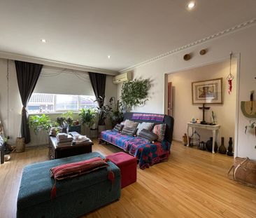 Enjoy a Courtyard and Amenities in Brunswick West - Photo 2