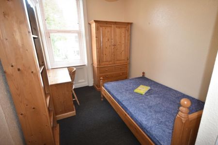 St. Georges Terrace, Jesmond, Newcastle Upon Tyne - Photo 2