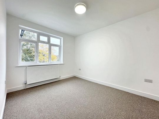 5 bedroom semi-detached house to rent - Photo 1