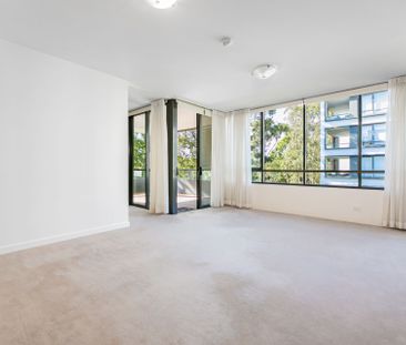 Private and Whisper Quiet Stylish 2-Bedroom Apartment in Figtree Ap... - Photo 1